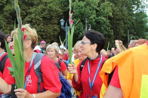 Powitanie 25. Pielgrzymki Diecezji Bielsko-Żywieckiej na Jasnej Górze - grupy hałcnowskie