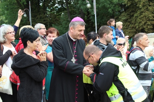 Powitanie 25. Pielgrzymki Diecezji Bielsko-Żywieckiej na Jasnej Górze - grupy hałcnowskie