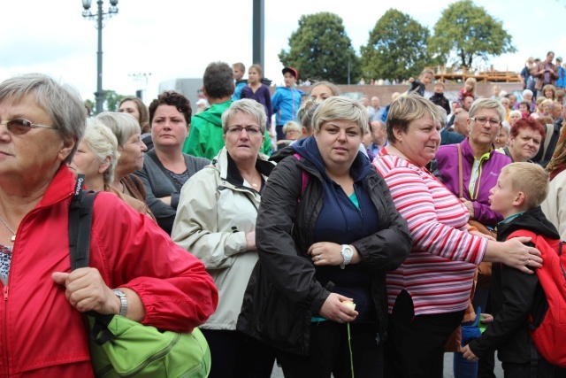 Powitanie 25. Pielgrzymki Diecezji Bielsko-Żywieckiej na Jasnej Górze - grupy hałcnowskie