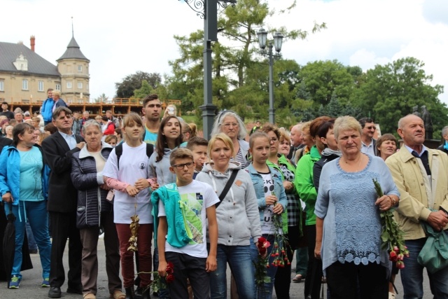 Powitanie 25. Pielgrzymki Diecezji Bielsko-Żywieckiej na Jasnej Górze - grupy hałcnowskie