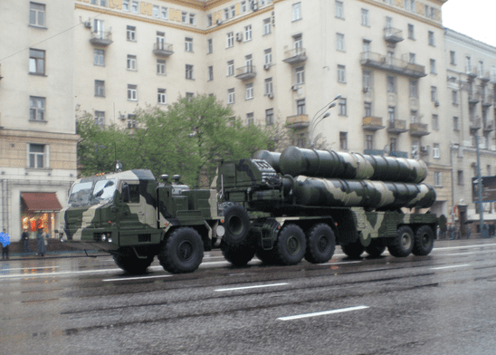 Rosja rozmieściła na Krymie systemy rakietowe S-400