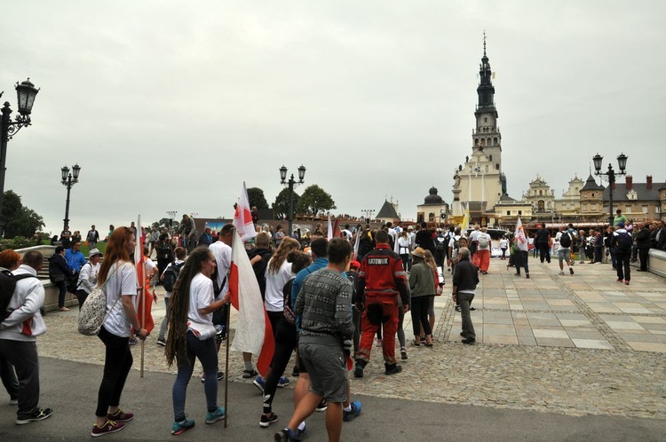 Wejście 34. Pieszej Pielgrzymki na Jasną Górę