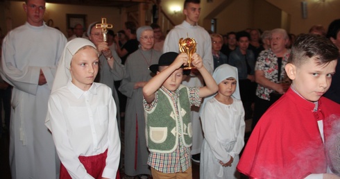 Relikwie dzieci wnisosły dzieci, św. papieża siostry Misjonarki Krwi Chrystusa
