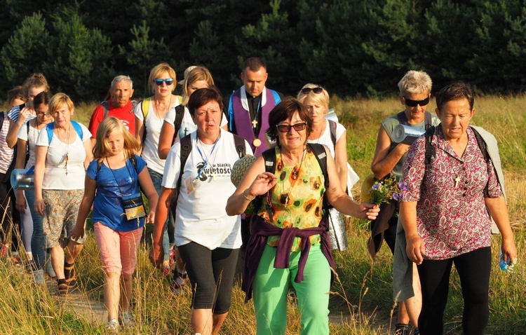 Pielgrzymi docierają na Jasną Górę