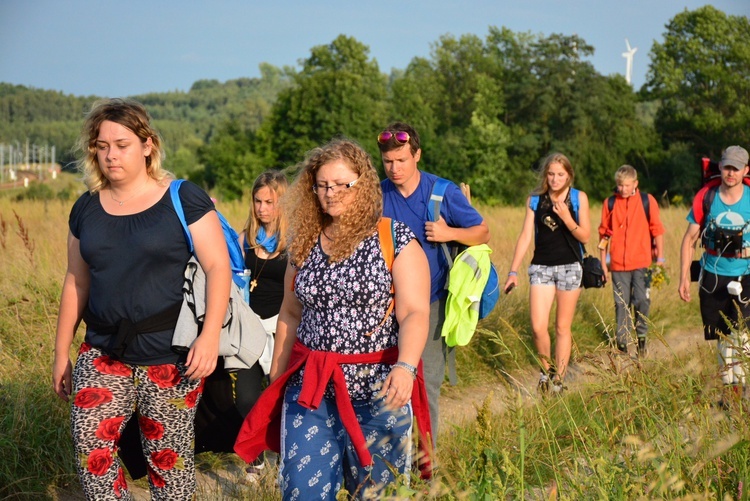 Pielgrzymi docierają na Jasną Górę