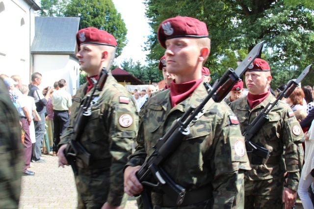 Święto Wojska Polskiego w sanktuarium w Rychwałdzie - 2016