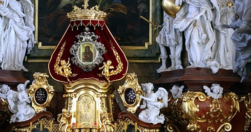 Tłumnie u krzeszowskiej Pani