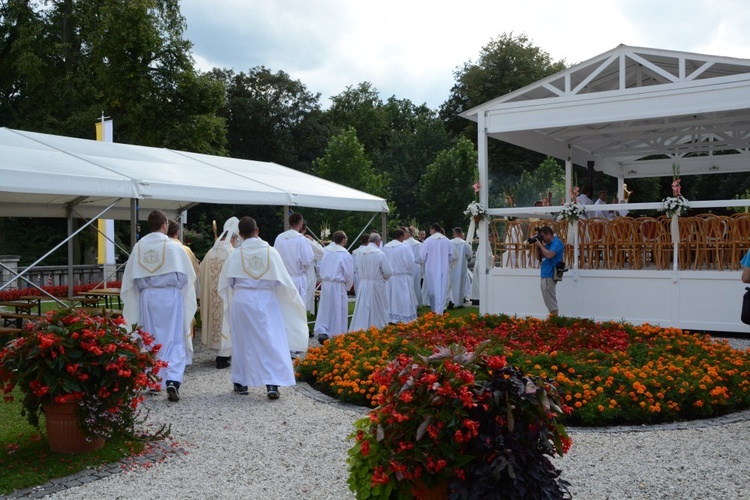 Pielgrzymkowa Eucharystia w Kamieniu Śl.