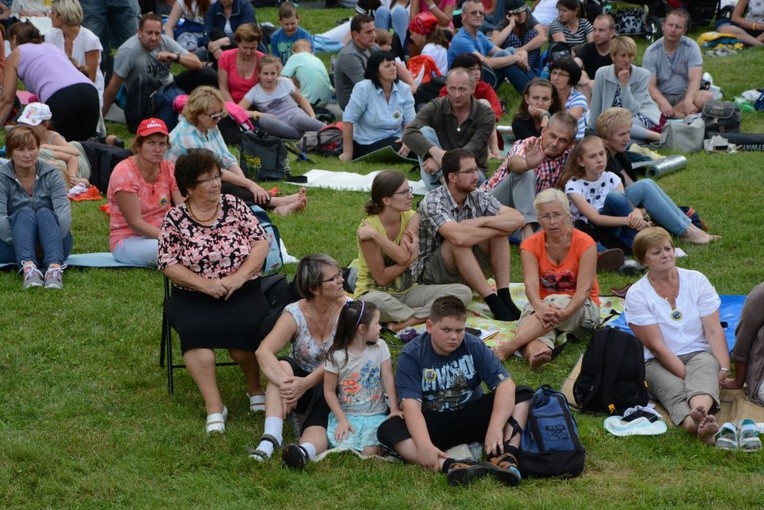 Pielgrzymkowa Eucharystia w Kamieniu Śl.