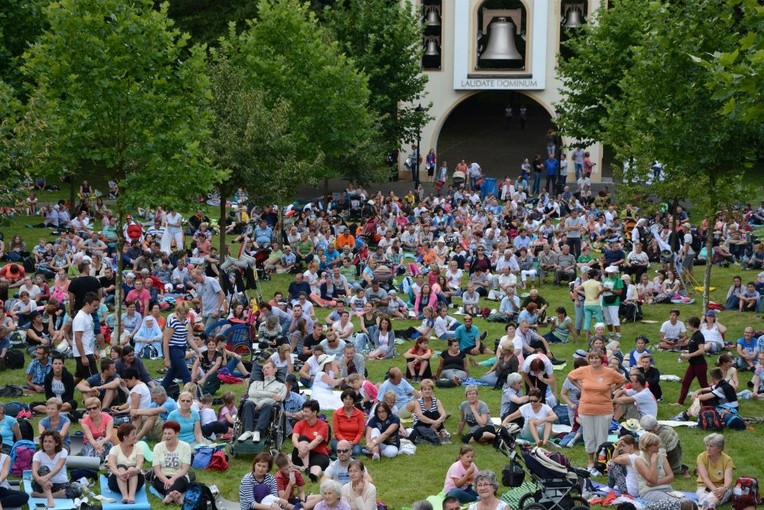 Pielgrzymkowa Eucharystia w Kamieniu Śl.