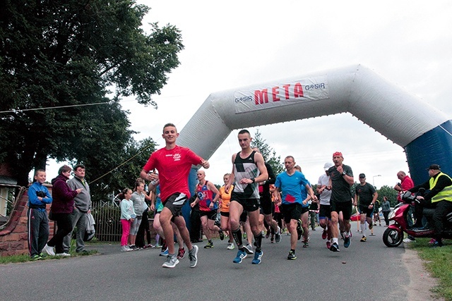◄	Niewielka miejscowość przyciągnęła biegaczy z całego regionu.