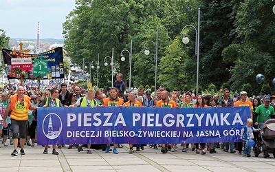 W Częstochowie pątników witał biskup Roman Pindel.