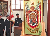 ▲	Obraz Królowej Korony Polskiej podczas uroczystości 70. rocznicy przyjazdu na Dolny Śląsk z Wołynia.