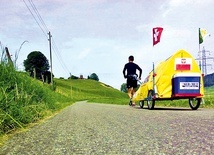 ▲	Jacek przyznaje, że dużo czasu poświęca na modlitwę. Kładzie nacisk na sferę duchową. Rozmowa z Bogiem dodaje mu sił.