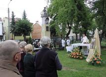 Msza św. przy kapliczce św. Rocha w Łowiczu