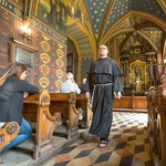 – Moje ukochane miejsce? Kaplica Matki Boskiej Bolesnej – opowiada o. Jan Maria Szewek.