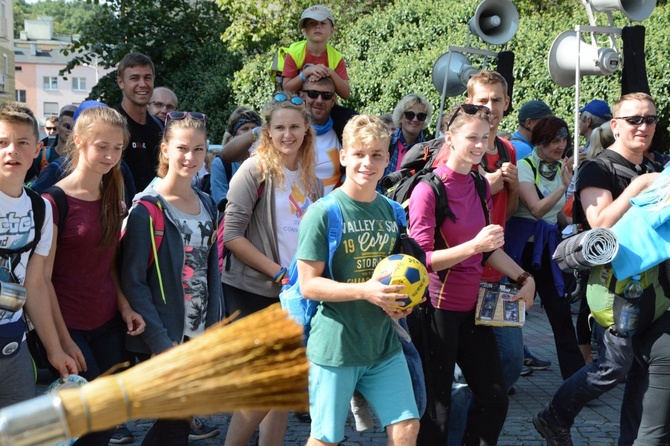 Wejście do Strzelec Opolskich