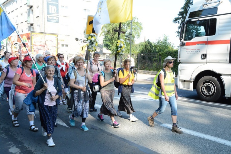 Wejście do Strzelec Opolskich