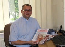 Ks. Sławomir Adamczyk zachęca do składania podpisów pod projektem ustawy o ochronie życia