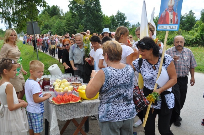 Do Matki Bożej w Jarosławicach