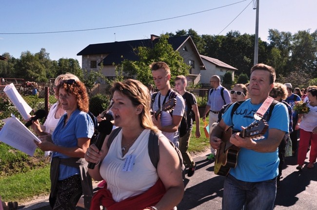 Do Matki Bożej w Jarosławicach