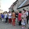 Kapłańskie urodziny i wojenna sztuka