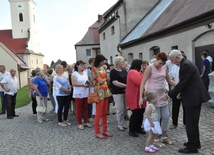 Kapłańskie urodziny i wojenna sztuka