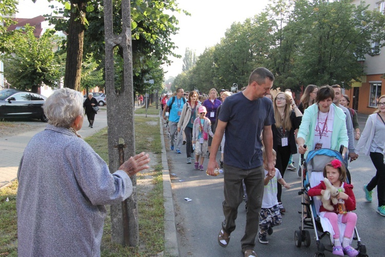 Wymarsz 30. Pieszej Pielgrzymki z Głowna na Jasną Górę