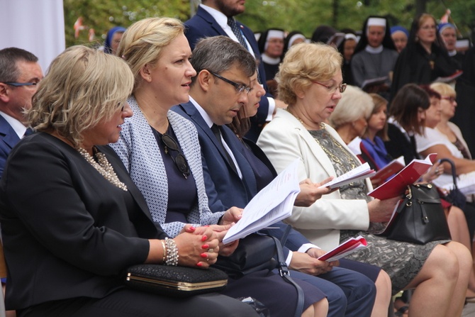 Pielgrzymka kobiet do Piekar cz. I
