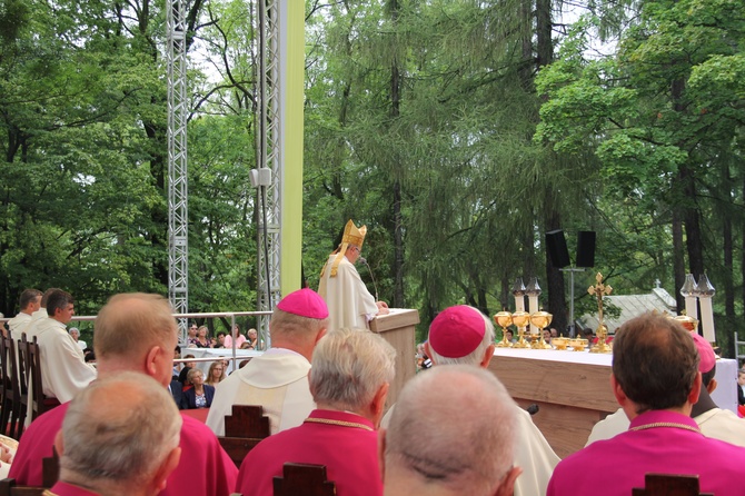 Pielgrzymka kobiet do Piekar (abp Jan Graubner)