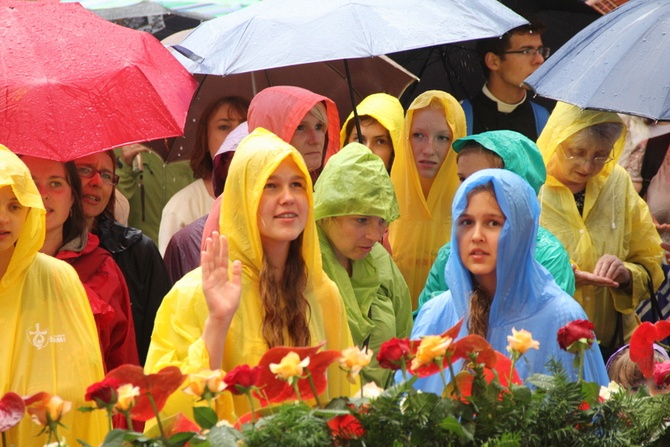 Godzina młodzieżowa w Piekarach