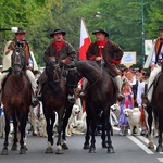 Folklor świata pod Giewontem - korowód przez miasto