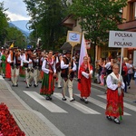 Folklor świata pod Giewontem - korowód przez miasto