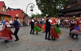 Folklor świata pod Giewontem - korowód przez miasto