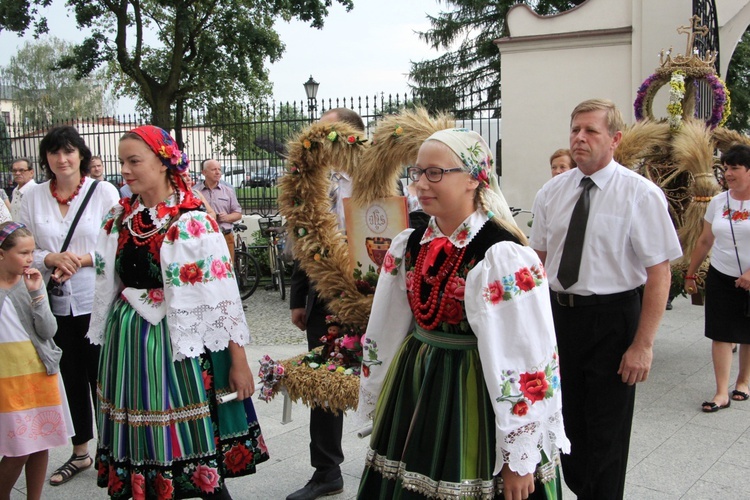 Dożynki w katedrze łowickiej