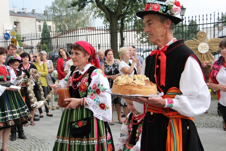 Dożynki w katedrze łowickiej