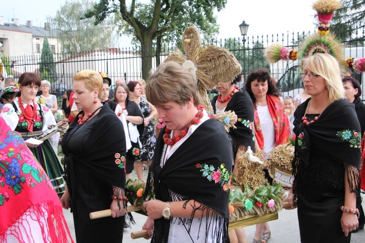 Dożynki w katedrze łowickiej