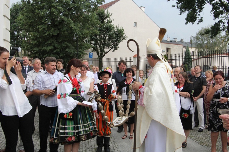 Dożynki w katedrze łowickiej