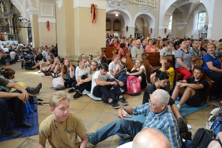 Pielgrzymi w gościnie w Strzelcach Opolskich