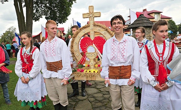 Wieniec w tym roku wykonali mieszkańcy Brunar Niżnych.