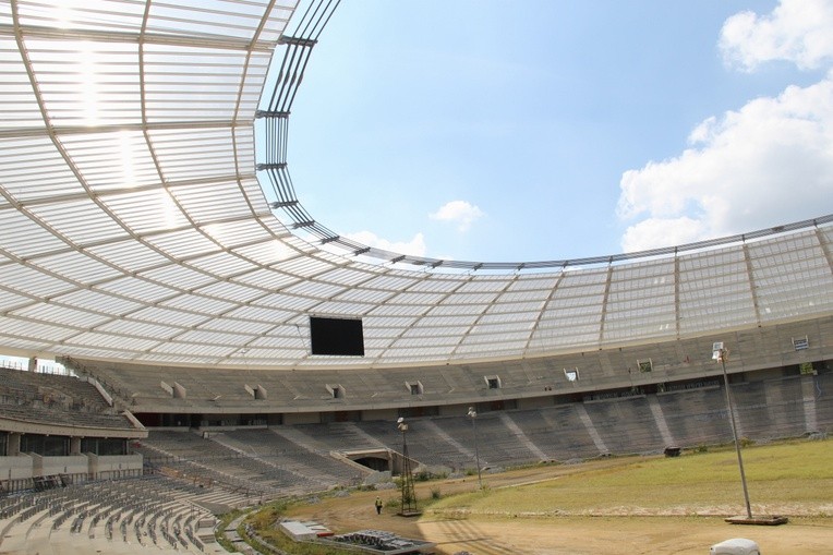 Stadion Śląski rok przed otwarciem