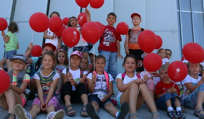 Dzięki Caritas na twarzach dzieci gości uśmiech