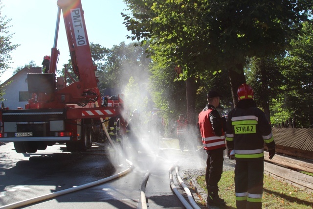 Pożar kościoła w Jawiszowicach - ćwiczenia strażaków