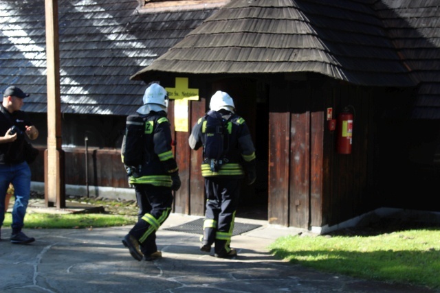 Pożar kościoła w Jawiszowicach - ćwiczenia strażaków