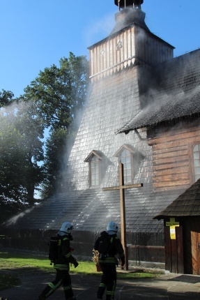 Pożar kościoła w Jawiszowicach - ćwiczenia strażaków