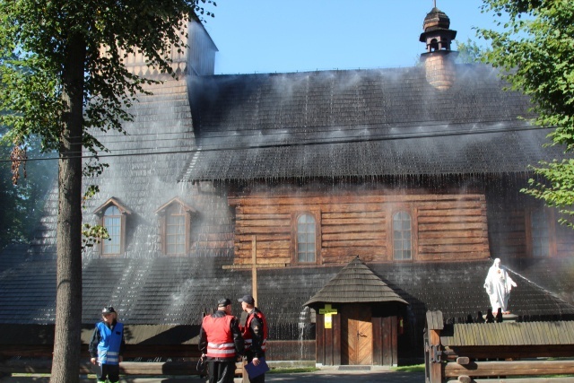 Pożar kościoła w Jawiszowicach - ćwiczenia strażaków