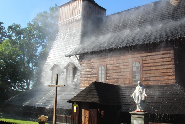 Pożar kościoła w Jawiszowicach - ćwiczenia strażaków