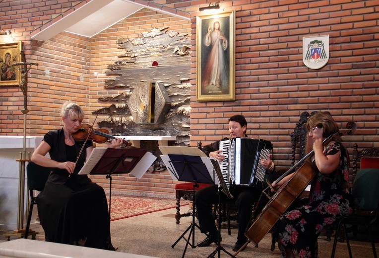 Trio Sopot w składzie (od lewej): Małgorzata Skorupa, Elżbieta Rosińska i Anna Sawicka