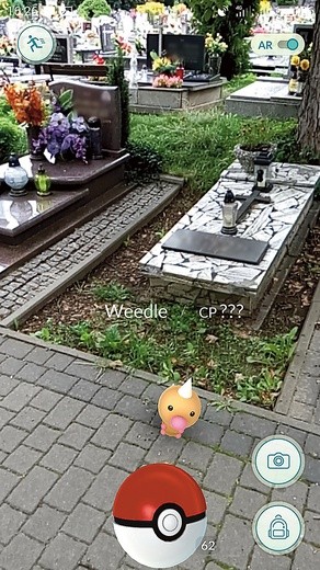 Pokémon na cmentarzu.