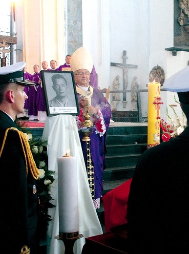 ▲	Eucharystia żałobna w bazylice Mariackiej w Gdańsku.
